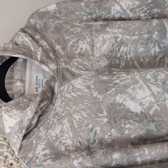 Arizona Men's Super Soft Fleece Hoodie, Camouflage, Size Large, Like New - Picture 5 of 7